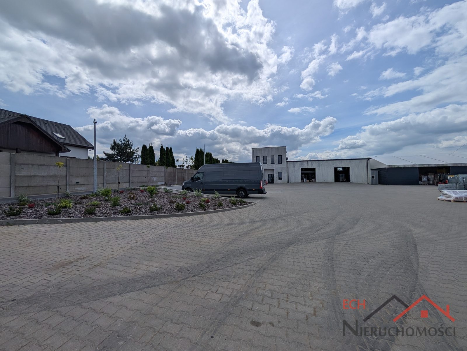 Lokal — Wawrów